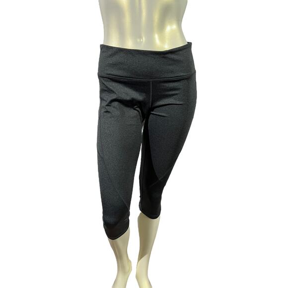 Grey Reebok Capri Leggings, Size Medium, Excellent Condition - Picture 15 of 16